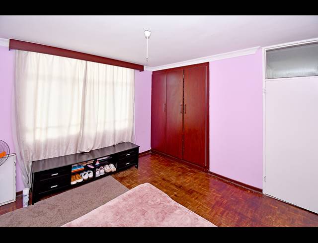 2.5 BEDROOM APARTMENT FOR SALE IN BEDFORD GARDENS